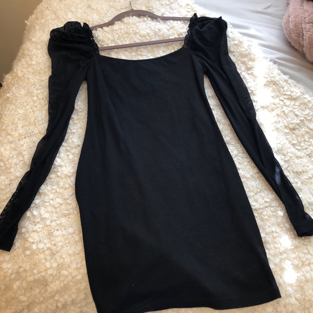 Bodycon black dress with puff sleeves size extra small